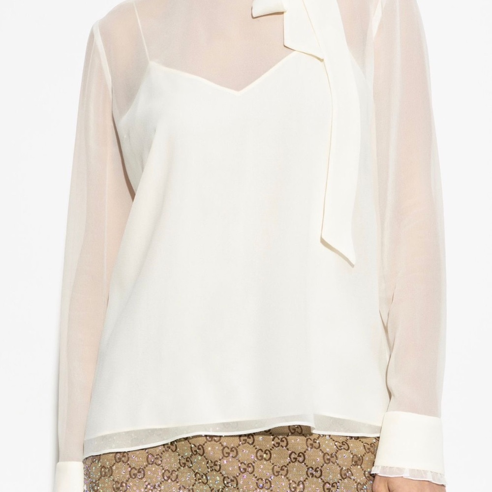 100% authentic Gucci silk ivory blouse top Georgette 
808280 size 42 M